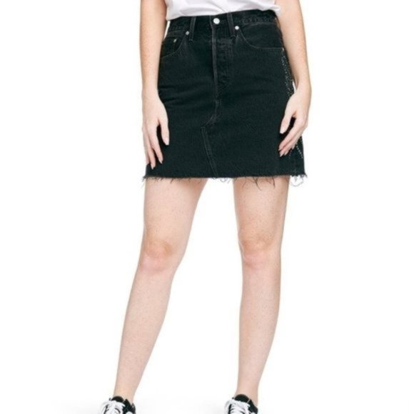 Levi’s Premium Deconstructed Studded Distressed Denim Skirt Black Sz 34 $80 SOLD - Picture 3 of 10